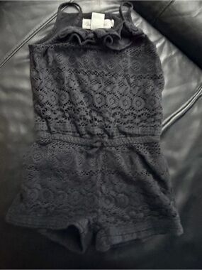 Girls crochet Romper with Scalloped Ruffle Neckline Sz 4/5